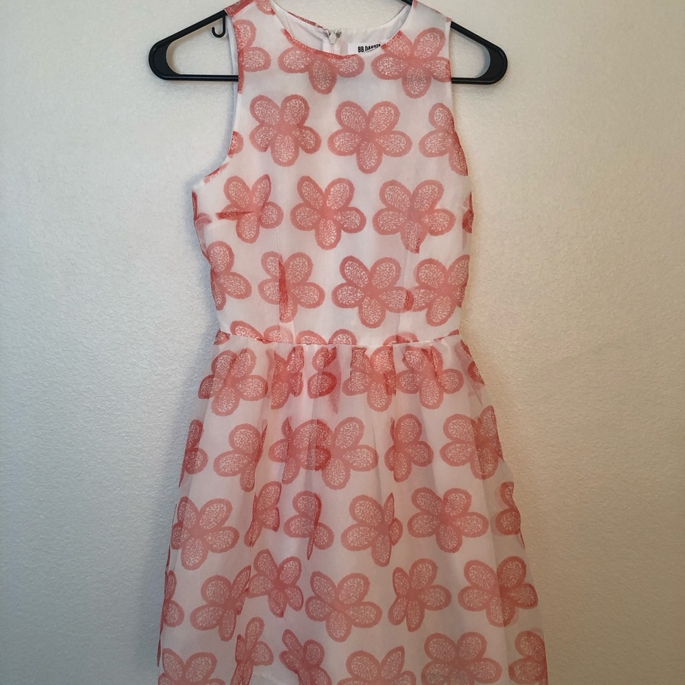 Pink and white floral dress 👗